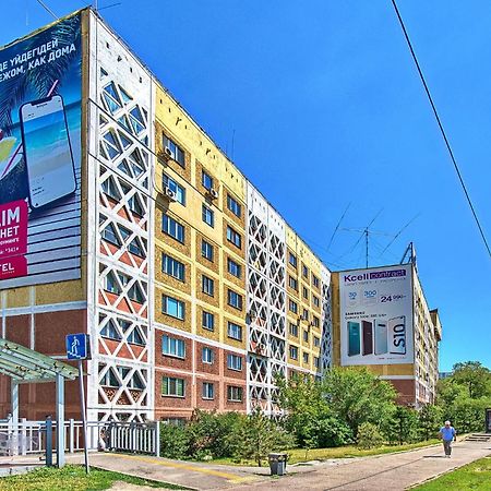 Apartment Near The President'S Park. Orbita-2 Almaty Esterno foto