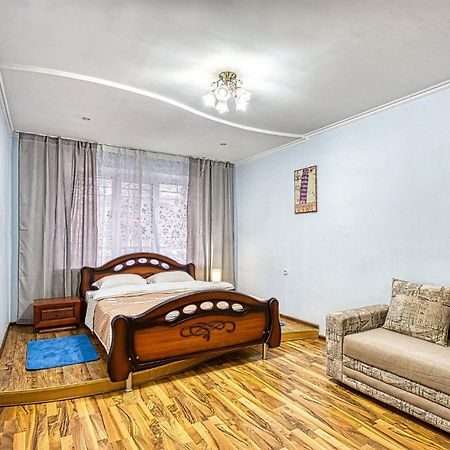 Apartment Near The President'S Park. Orbita-2 Almaty Esterno foto