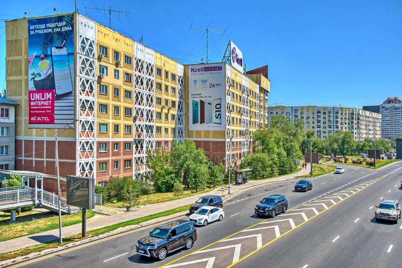 Apartment Near The President'S Park. Orbita-2 Almaty Esterno foto
